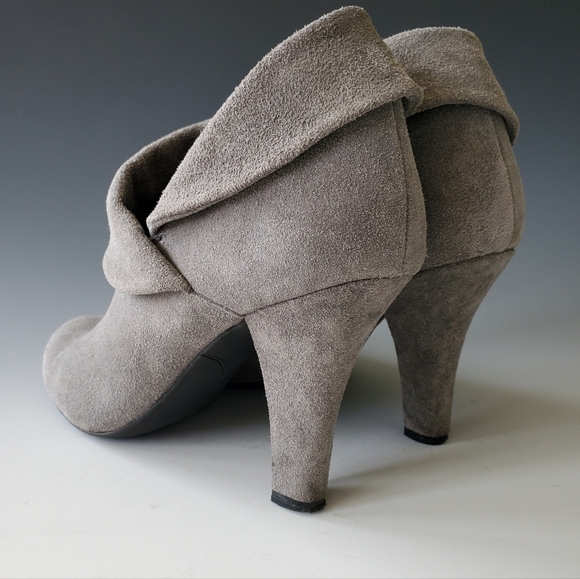 ENZO ANGIOLINI Gray Suede Bootie - Picture 4 of 4